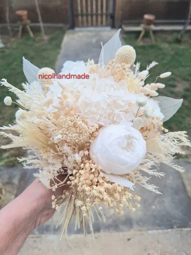 Buchet mireasă "Bujori albi"