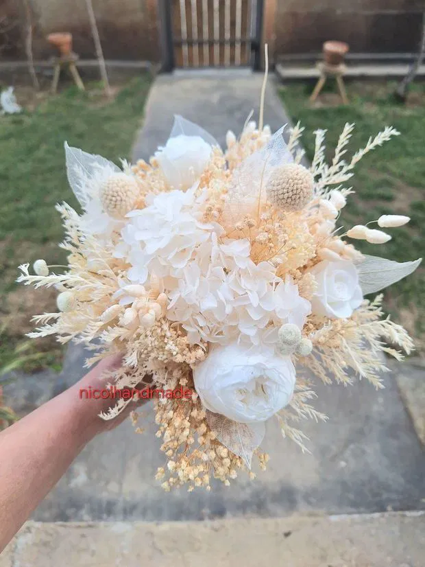 Buchet mireasă "Bujori albi" - imagine 2