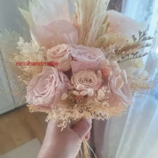 Buchet mireasă roz și ivoire cu trandafiri criogenați