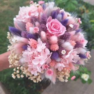 Buchet de nașă cu flori uscate roz și mov și trandafir criogenat 1