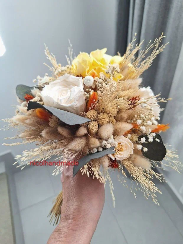 Buchet de nașă în culori de toamnă cu flori uscate