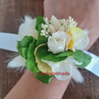 Brățară nașă și domnișoară de onoare cu flori criogenate alb verde și galben