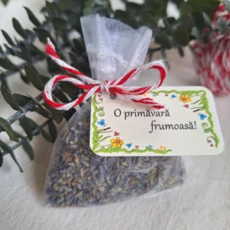 Mărțișor cu săculeț de lavandă uscată și șnur de mărțișor