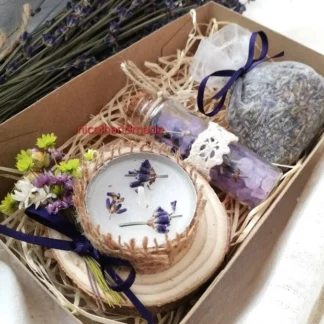 Mărturie set cu lavandă în cutie din carton reciclat